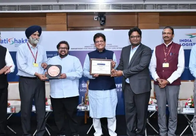 INDICOLD receives LEAPS 2025 Award for Best Warehouse Service Provider from Minister Piyush Goyal